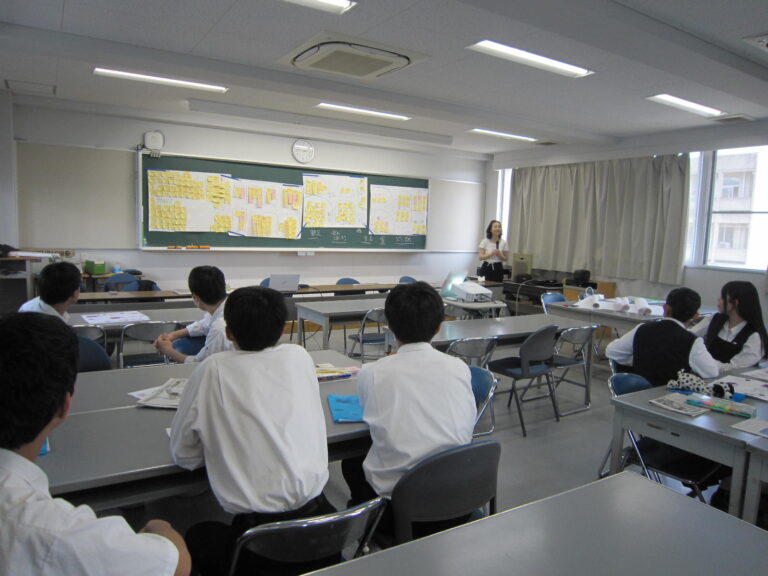 高松東高校で「総合的な探究の時間」の授業を行っています