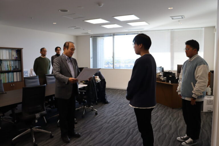 写真コンテスト2023「キャンパスは瀬戸内海」の学内表彰式を行いました