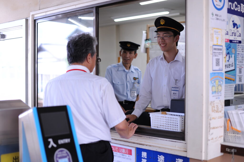 鉄道や旅行が好きで両方学べる、そして讃岐うどんも…