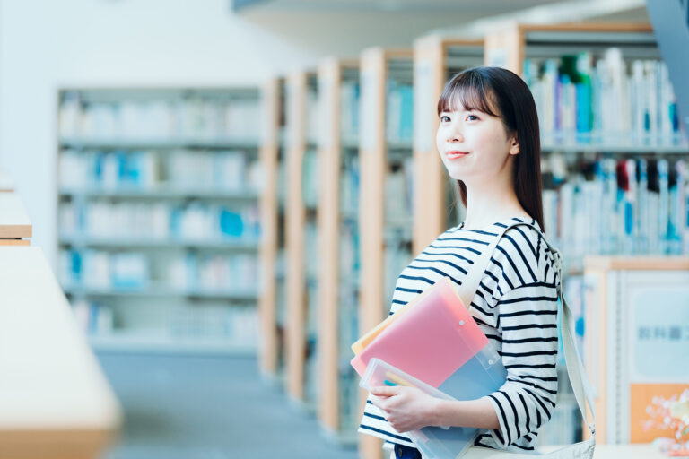 専門職短期大学とは？大学・専門学校との違いとメリットを徹底解説！