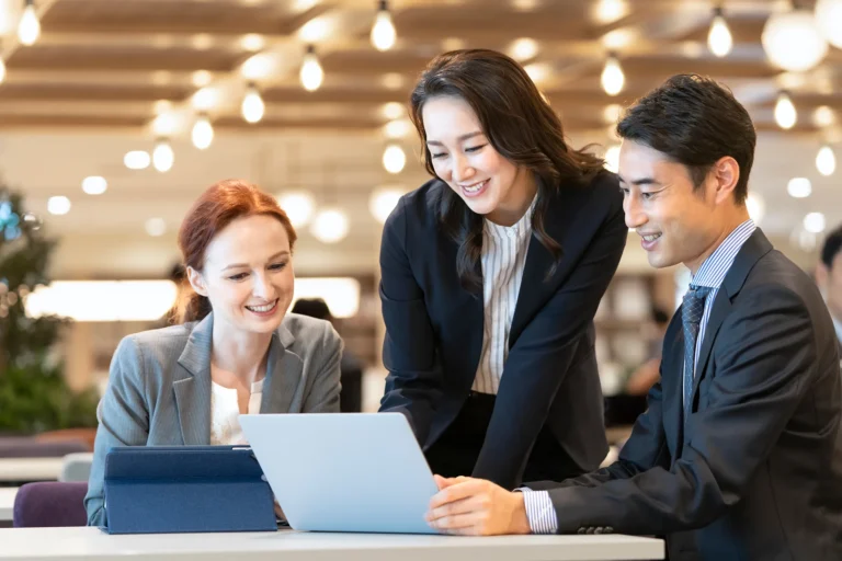 【高校生向け】英語を使う仕事一覧｜後悔しない進路が見つかる完全ガイド