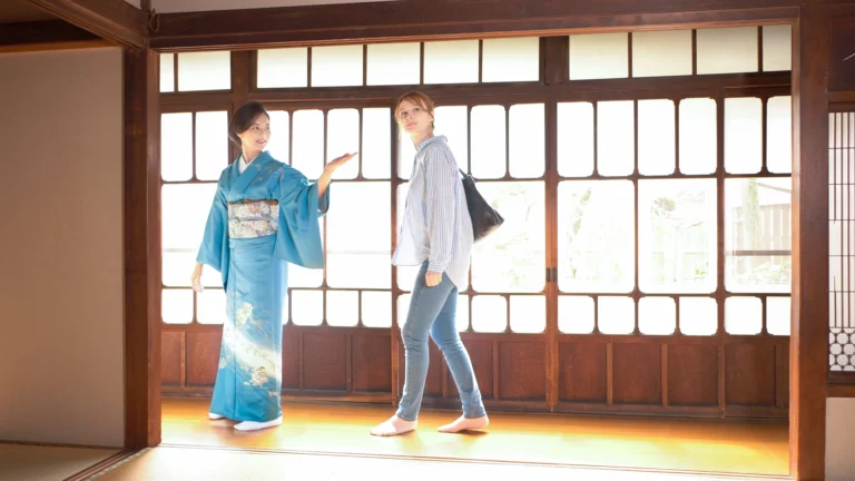 【高校生向け】仲居さんとは？なるにはどうする？仕事内容からやりがいまで徹底解説！将来の夢が広がるお仕事ガイド