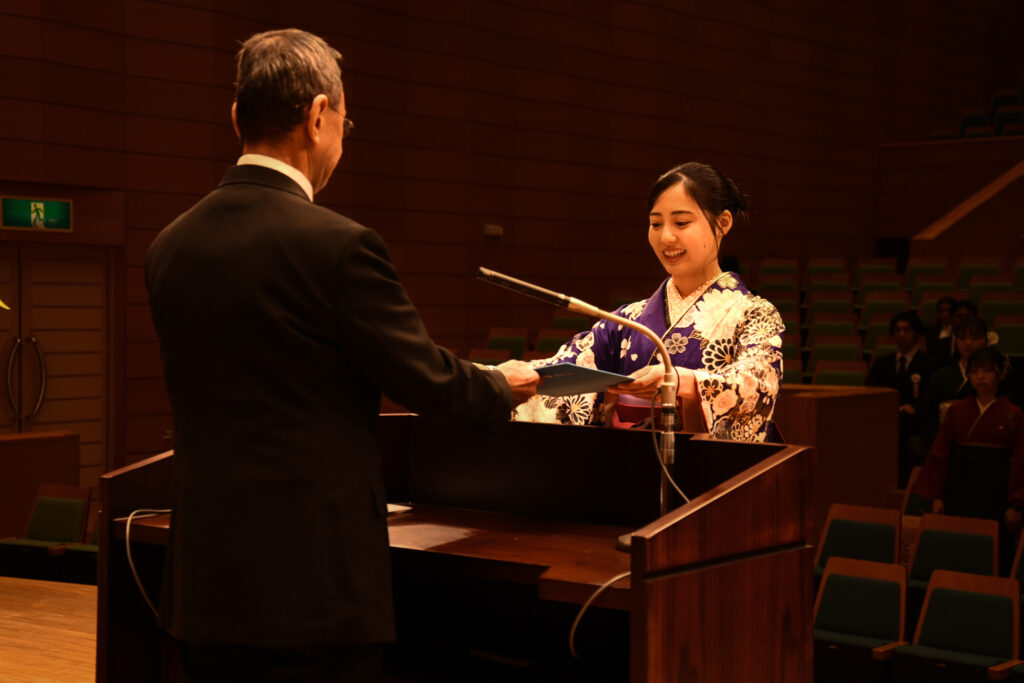 卒業証書・学位記授与（代表）