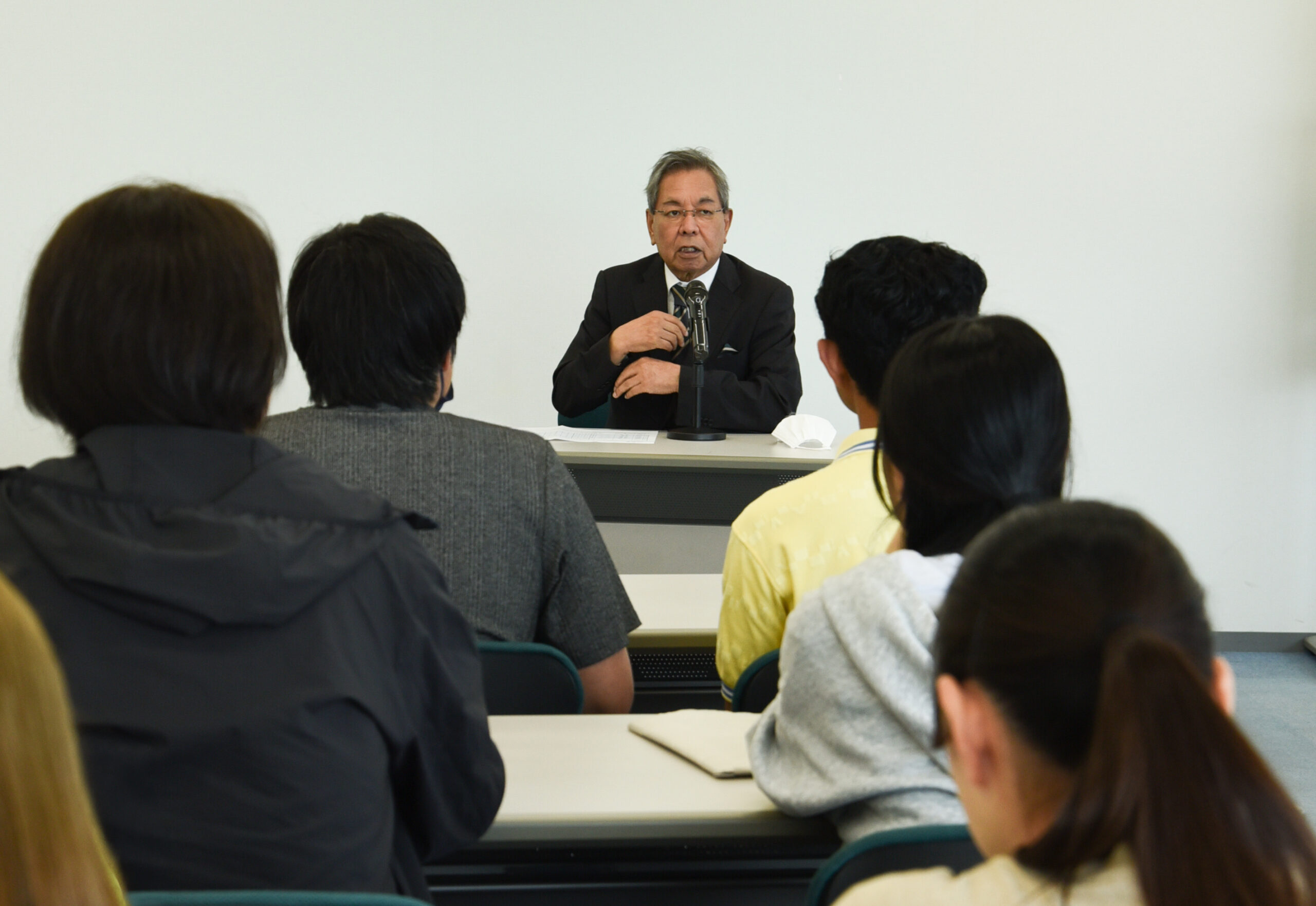 地域で活躍してきた先生から学ぶ実践授業
